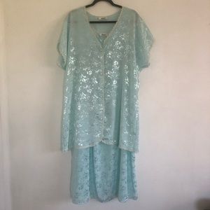 VTG Dynasty Collection Aqua Green Nightgown Set